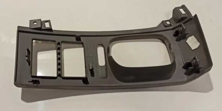 CHINA Factory Wholesale 5010563826 instrument cluster frame for Renault Midlum FANCHANTS China Auto Parts Wholesales