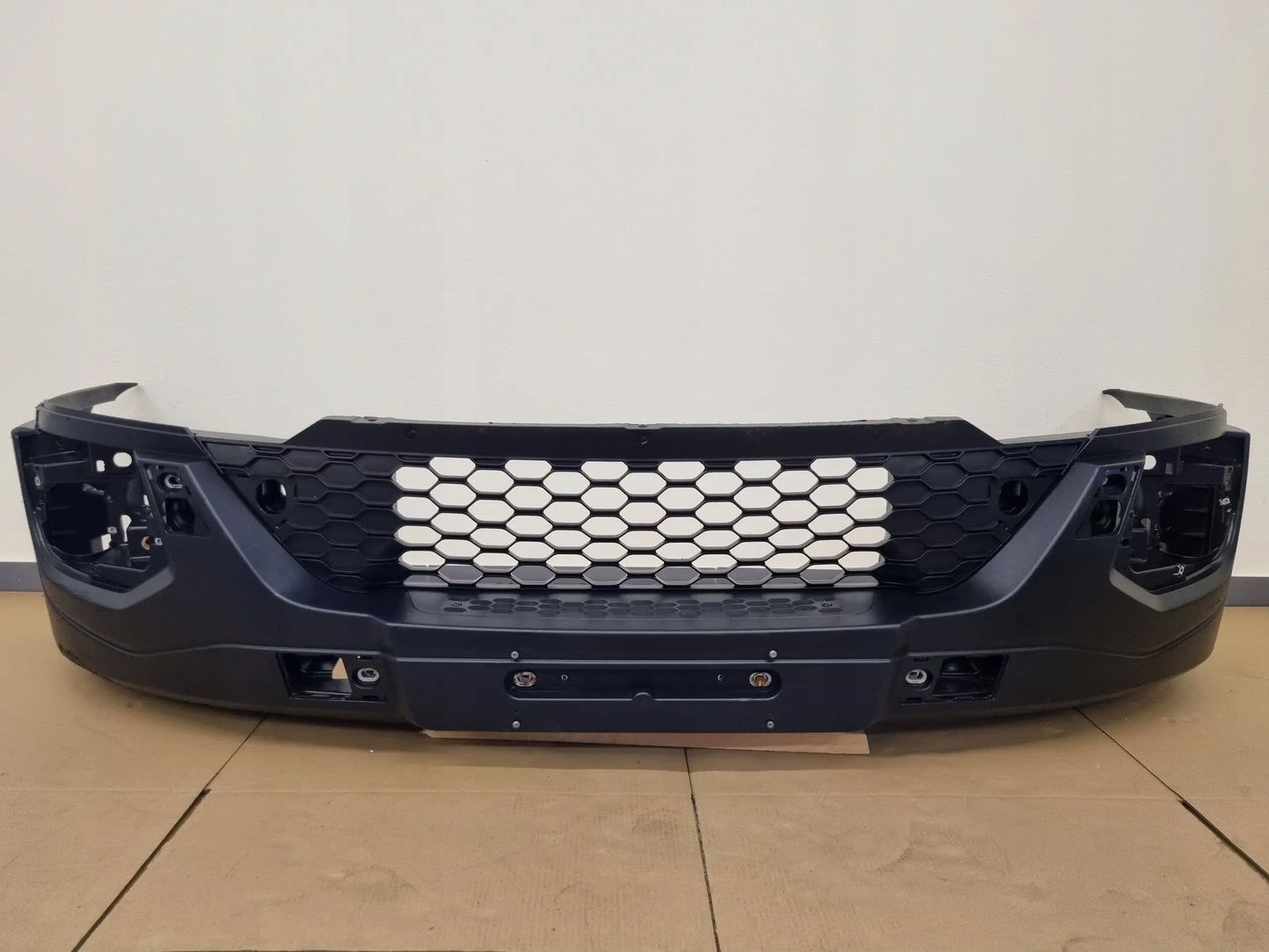 CHINA Factory Wholesale 5801529745 5801772690 BUMPER For IVECO DAILY 2014-2019 FANCHANTS China Auto Parts Wholesales