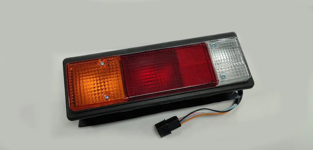 CHINA Factory Wholesale MB141092 MB141091 Tail Lamp For MITSUBISHI CANTER'91 FANCHANTS China Auto Parts Wholesales